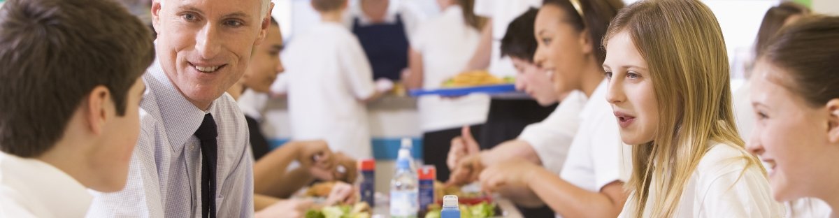cafeteria_teacher_students
